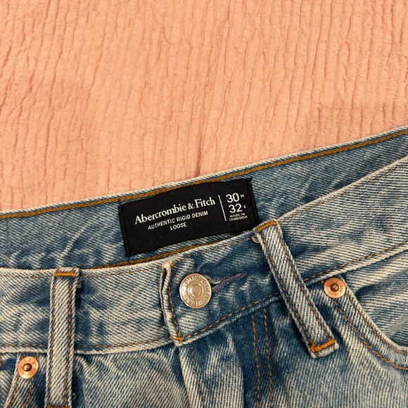 Abercrombie & Fitch Straight Leg Blue Jeans, Size 30 - Picture 4 of 4